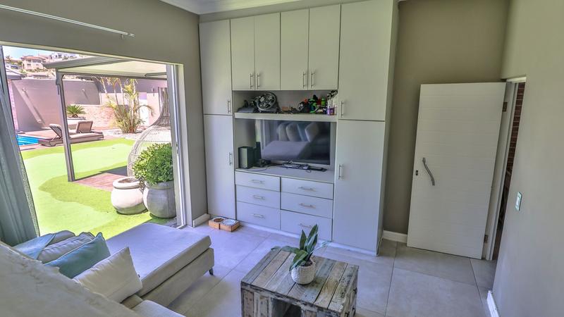 5 Bedroom Property for Sale in Num Num Cape Estate Western Cape